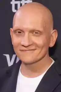 Photo de Anthony Carrigan