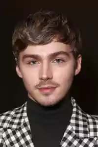 Photo de Miles Heizer
